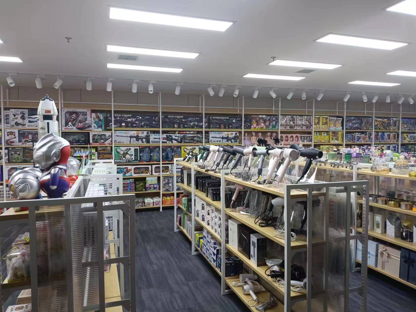 义乌市创骏贸易潮品超市合作 低成本开店，掘金百货新蓝海